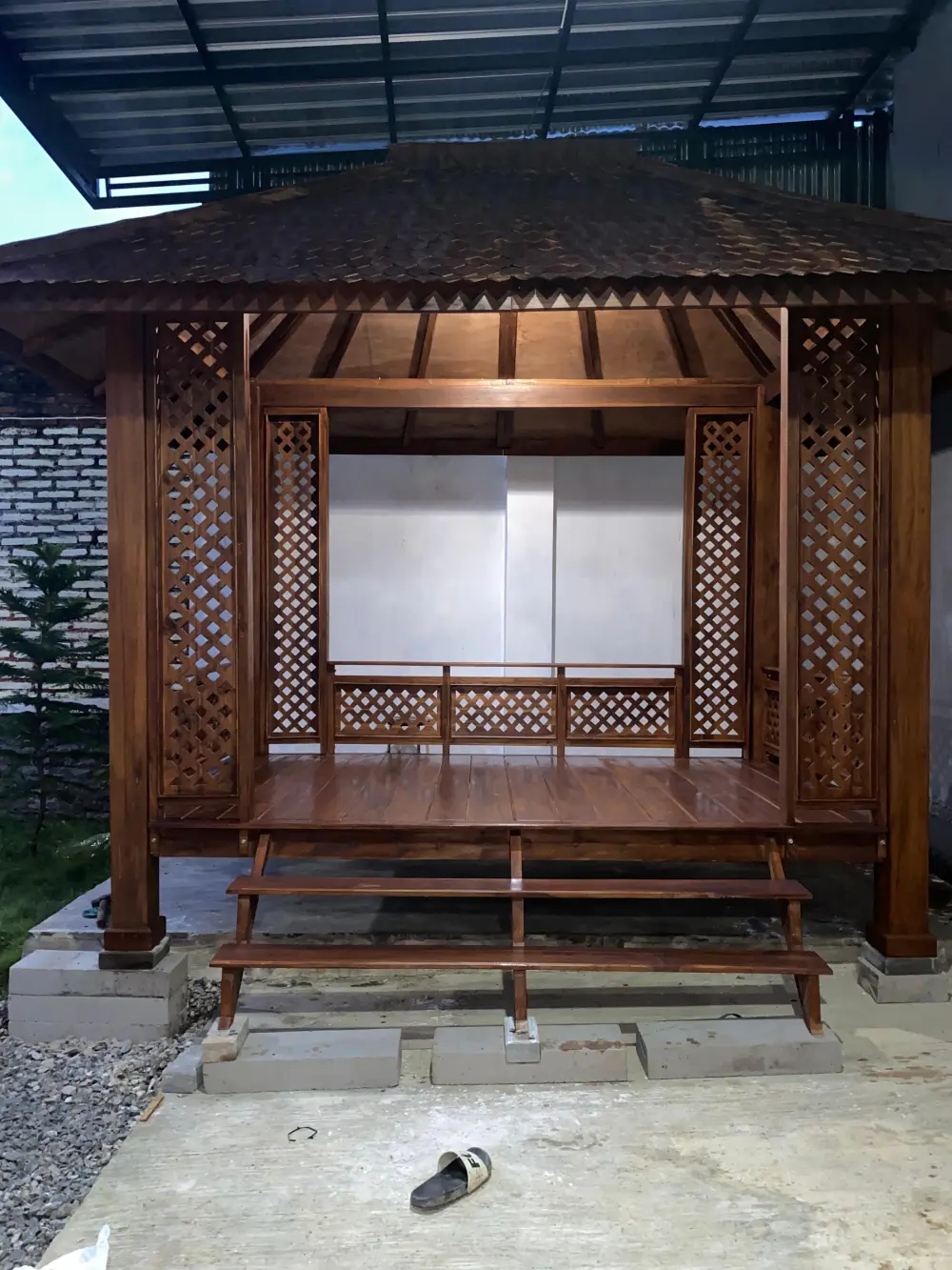 Gazebo Jati Minimalis