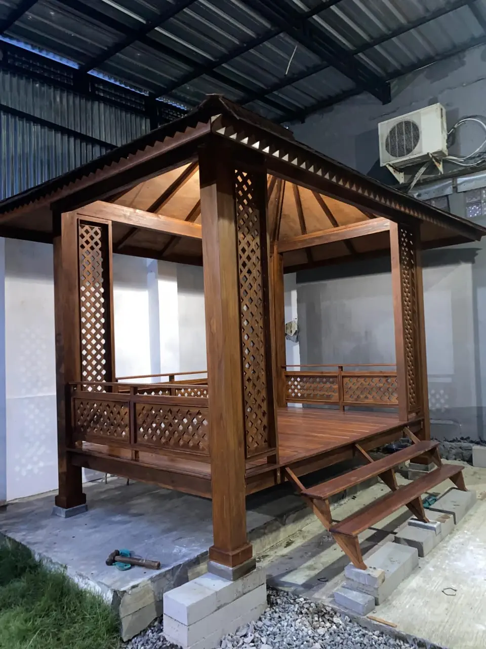 Gazebo Jati Minimalis