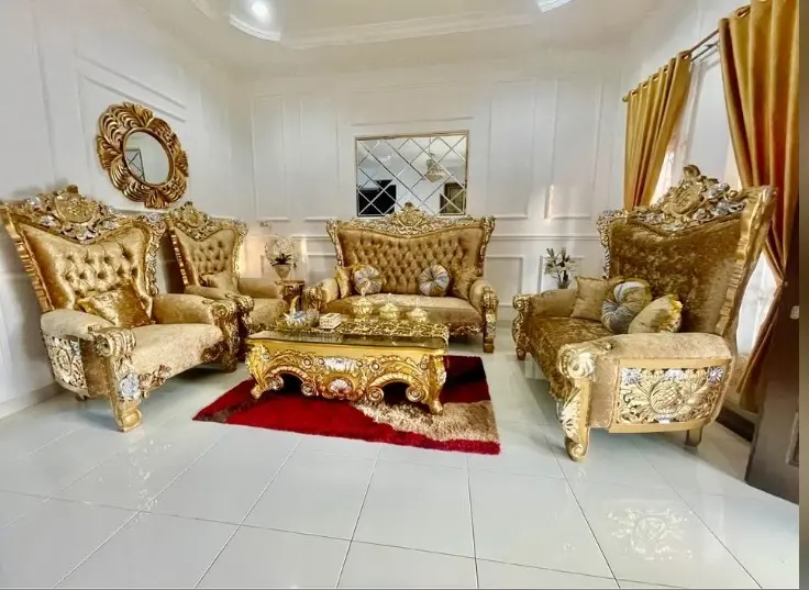Set Meja Kursi Tamu Ukiran Mewah Klasik – Elegan, Berkelas & Full Detail Artistik