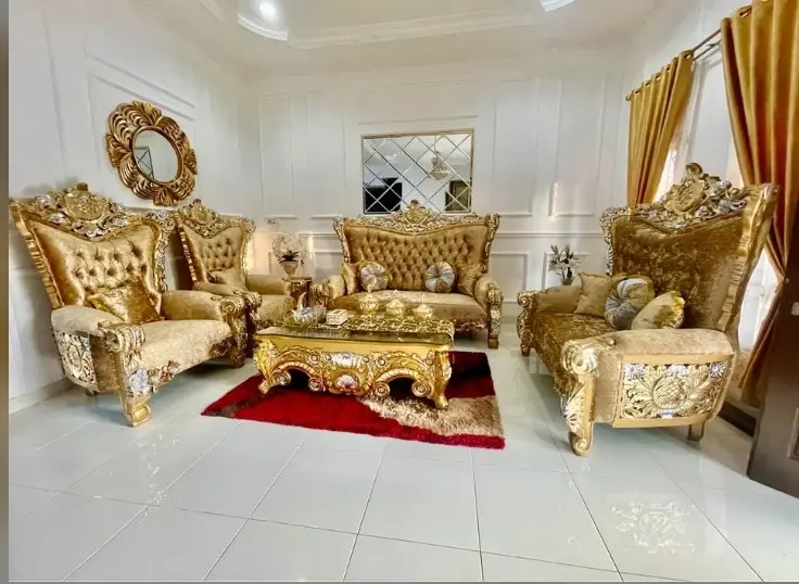Set Meja Kursi Tamu Ukiran Mewah Klasik – Elegan, Berkelas & Full Detail Artistik