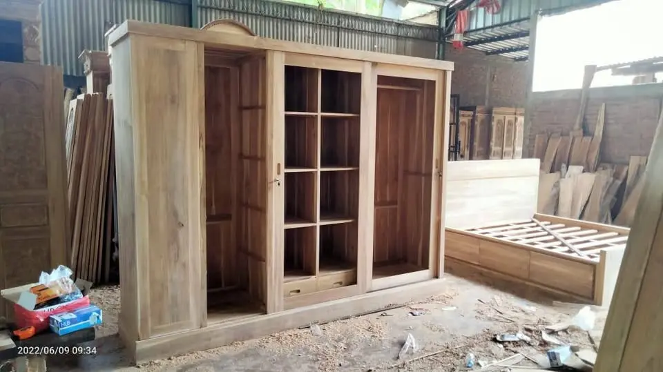 ALMARI 3 PINTU KAYU JATI MINIMALIS PINTU SLIDE
