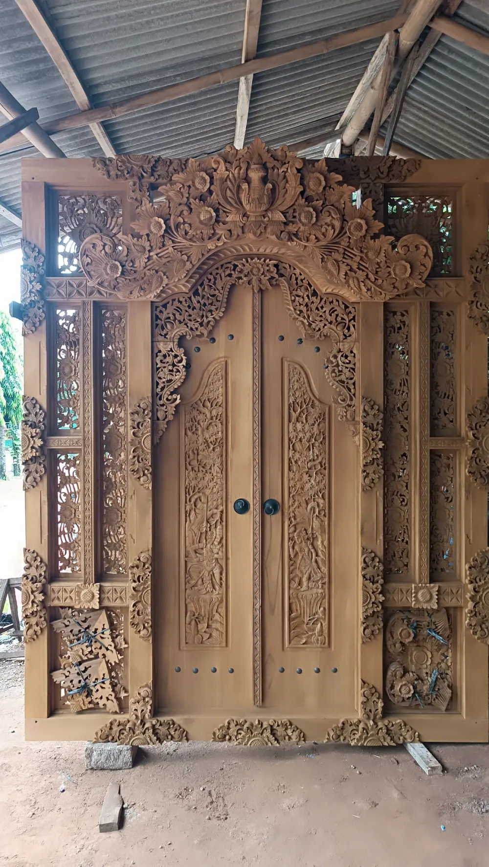 GEBYOK PINTU UKIR MOTIF BALI – KAYU JATI ASLI | KESAN MEWAH & ETNIK ELEGAN
